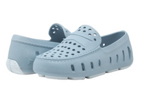 Load image into Gallery viewer, Powder Blue/Bright White Prodigy Driver Foam Shoe by Floafers

