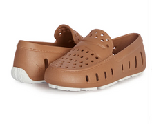 Load image into Gallery viewer, Tan/Bright White Prodigy Driver Foam Shoe by Floafers

